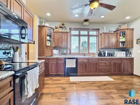 2404 Dean Dr, Mitchell, SD 57301 photo 29