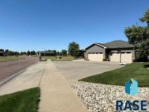 2404 Dean Dr, Mitchell, SD 57301 photo 21