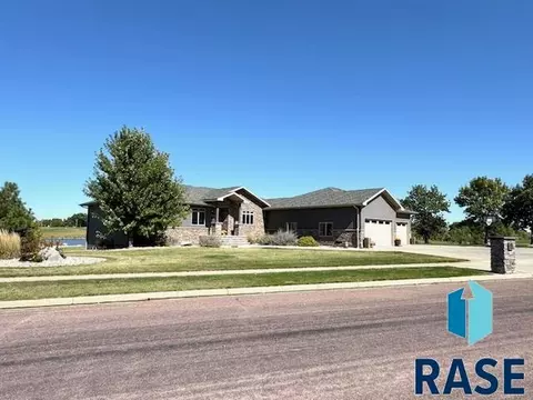 2404 Dean Dr, Mitchell, SD 57301 photo 3