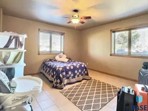 2404 Dean Dr, Mitchell, SD 57301 photo 50