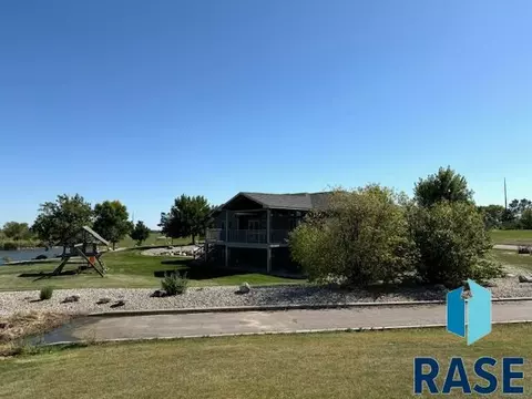 2404 Dean Dr, Mitchell, SD 57301 photo 8