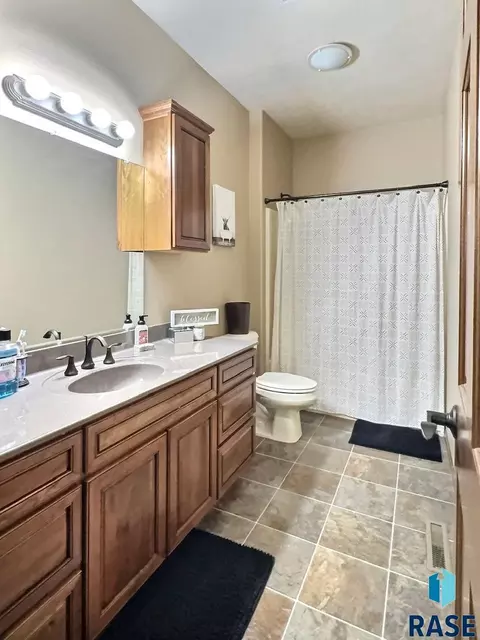 2404 Dean Dr, Mitchell, SD 57301 photo 47