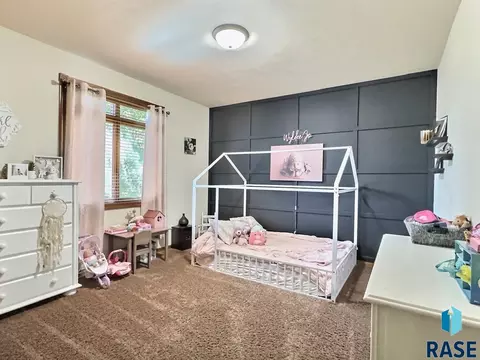 2404 Dean Dr, Mitchell, SD 57301 photo 45