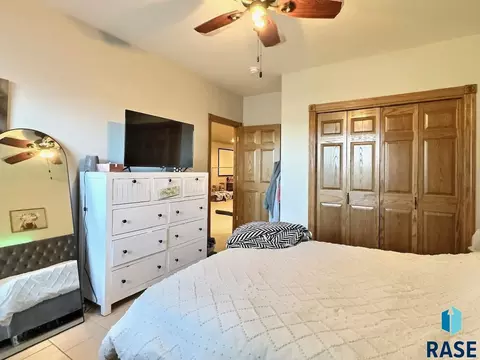 2404 Dean Dr, Mitchell, SD 57301 photo 55
