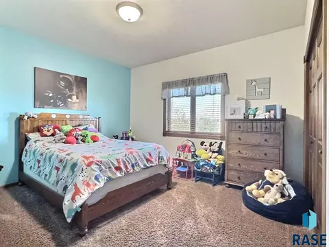 2404 Dean Dr, Mitchell, SD 57301 photo 43