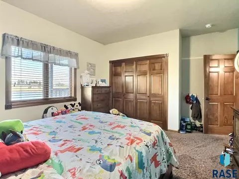 2404 Dean Dr, Mitchell, SD 57301 photo 44
