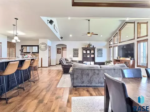 2404 Dean Dr, Mitchell, SD 57301 photo 30