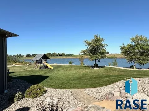 2404 Dean Dr, Mitchell, SD 57301 photo 15