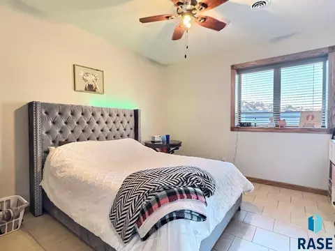 2404 Dean Dr, Mitchell, SD 57301 photo 54