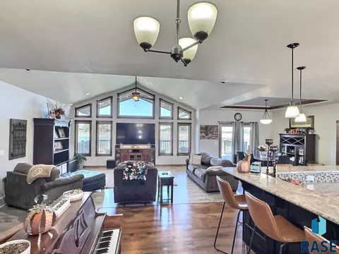 2404 Dean Dr, Mitchell, SD 57301 photo 23