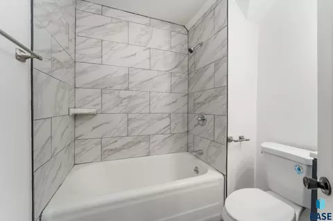 951 W 8th St, Sioux Falls, SD 57104 photo 21