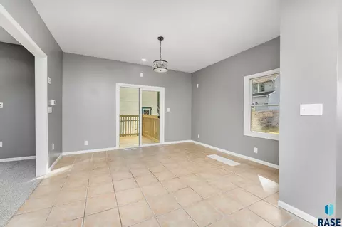 951 W 8th St, Sioux Falls, SD 57104 photo 12