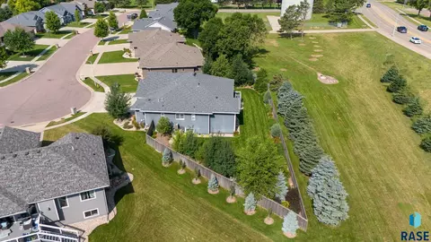 2240 E Stone Pointe Cir, Sioux Falls, SD 57108 photo 38