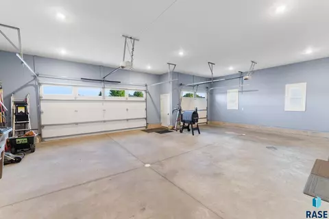 2240 E Stone Pointe Cir, Sioux Falls, SD 57108 photo 41