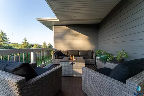 2240 E Stone Pointe Cir, Sioux Falls, SD 57108 photo 29