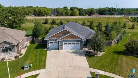 2240 E Stone Pointe Cir, Sioux Falls, SD 57108 photo 43