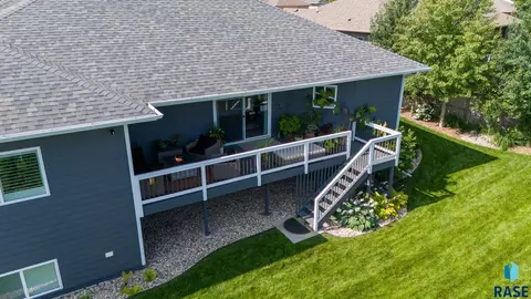 2240 E Stone Pointe Cir, Sioux Falls, SD 57108 photo 32