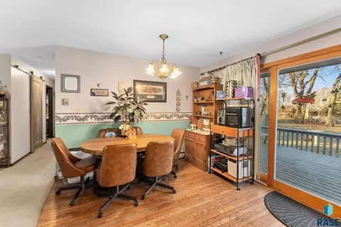 305 N Maple St, Viborg, SD 57070 photo 5