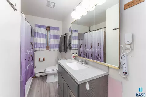 305 N Maple St, Viborg, SD 57070 photo 9