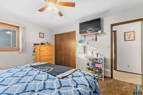 305 N Maple St, Viborg, SD 57070 photo 8