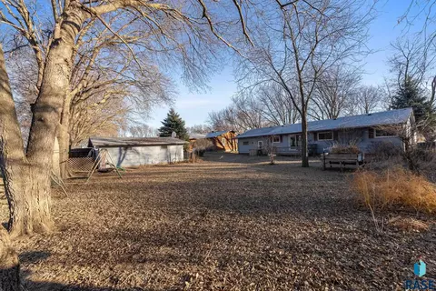305 N Maple St, Viborg, SD 57070 photo 15