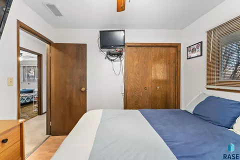 305 N Maple St, Viborg, SD 57070 photo 10