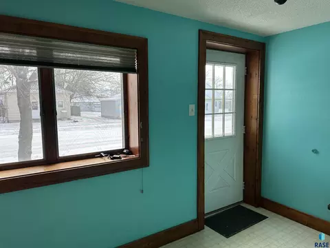 216 W Henry St, Freeman, SD 57029 photo 8