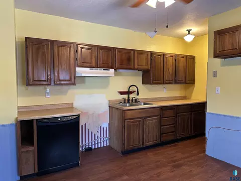 216 W Henry St, Freeman, SD 57029 photo 14