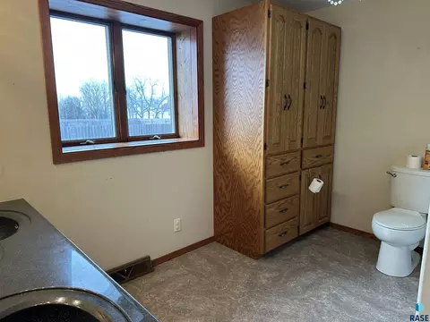 216 W Henry St, Freeman, SD 57029 photo 22