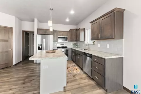 1200 N Cole Ave, Tea, SD 57064 photo 4