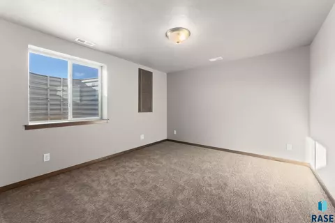 1200 N Cole Ave, Tea, SD 57064 photo 29