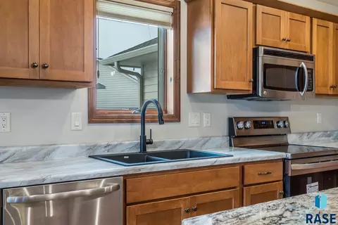 4424 E Steeple Cir, Sioux Falls, SD 57103 photo 9