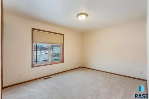 4424 E Steeple Cir, Sioux Falls, SD 57103 photo 16