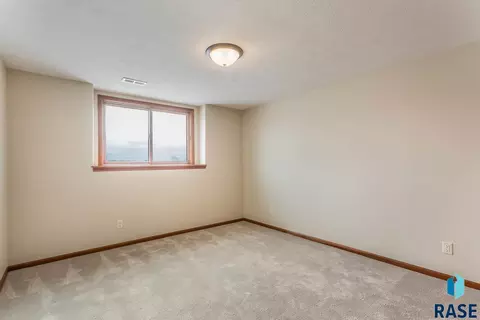 4424 E Steeple Cir, Sioux Falls, SD 57103 photo 25