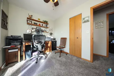 2405 E 19th St, Sioux Falls, SD 57103 photo 17
