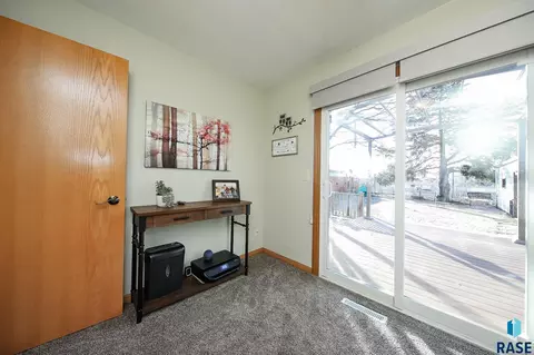2405 E 19th St, Sioux Falls, SD 57103 photo 18
