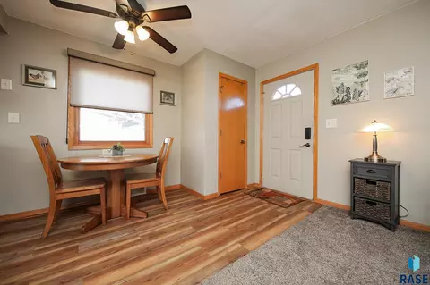 2405 E 19th St, Sioux Falls, SD 57103 photo 8