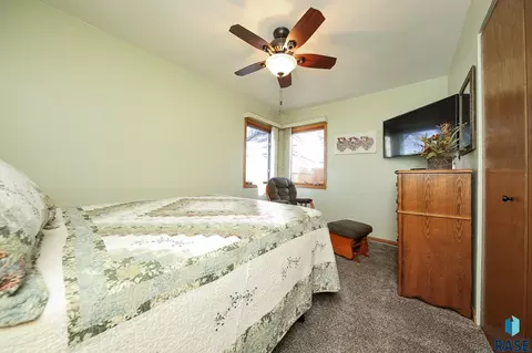 2405 E 19th St, Sioux Falls, SD 57103 photo 12