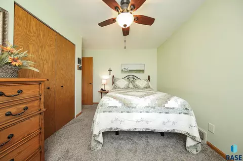 2405 E 19th St, Sioux Falls, SD 57103 photo 13