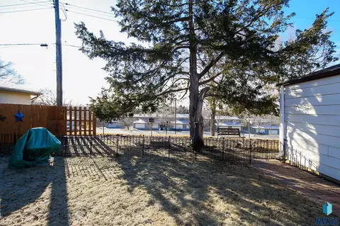 2405 E 19th St, Sioux Falls, SD 57103 photo 35