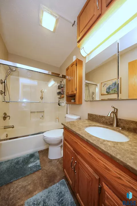 2405 E 19th St, Sioux Falls, SD 57103 photo 15