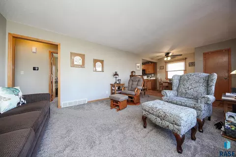2405 E 19th St, Sioux Falls, SD 57103 photo 7