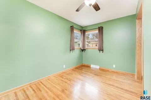 3201 E 13th St, Sioux Falls, SD 57103 photo 11
