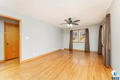 3201 E 13th St, Sioux Falls, SD 57103 photo 6