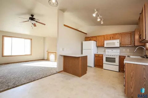 6900 W 68 St, Sioux Falls, SD 57106 photo 4