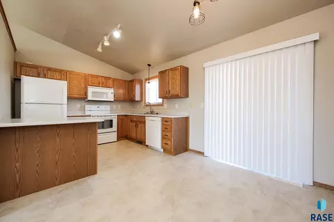6900 W 68 St, Sioux Falls, SD 57106 photo 2