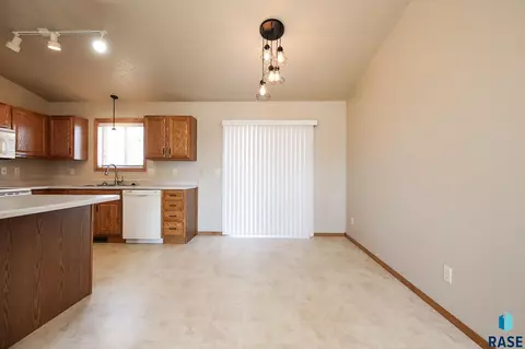 6900 W 68 St, Sioux Falls, SD 57106 photo 5