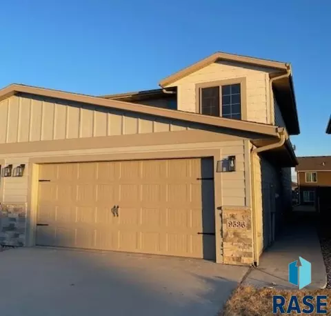 9536 W Dolores Dr, Sioux Falls, SD 57106