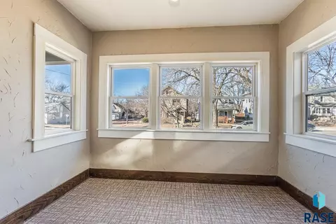 736 S Summit Ave, Sioux Falls, SD 57104 photo 9