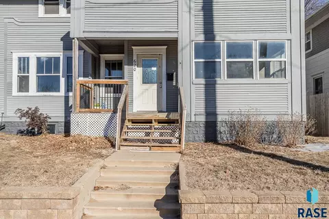 736 S Summit Ave, Sioux Falls, SD 57104 photo 5